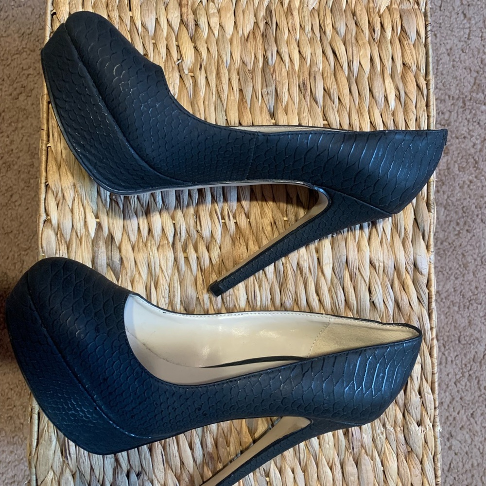 Black Aldo heels
